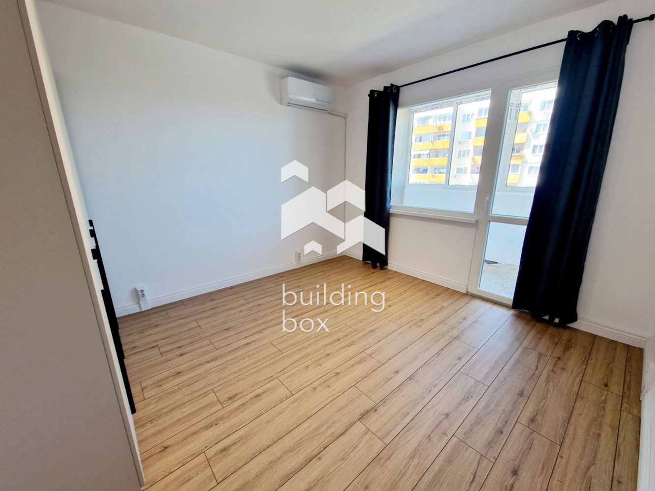 Просторен и светъл тристаен апартамент в кв. Модерно предградие - 0