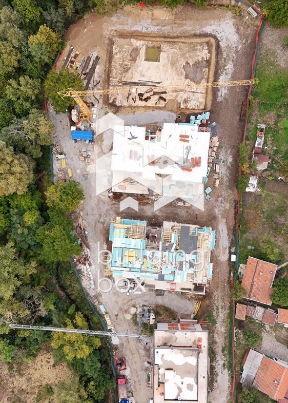 Двустаен апартамент със самостоятелен двор в близост до „Ринг Мол“ - 0