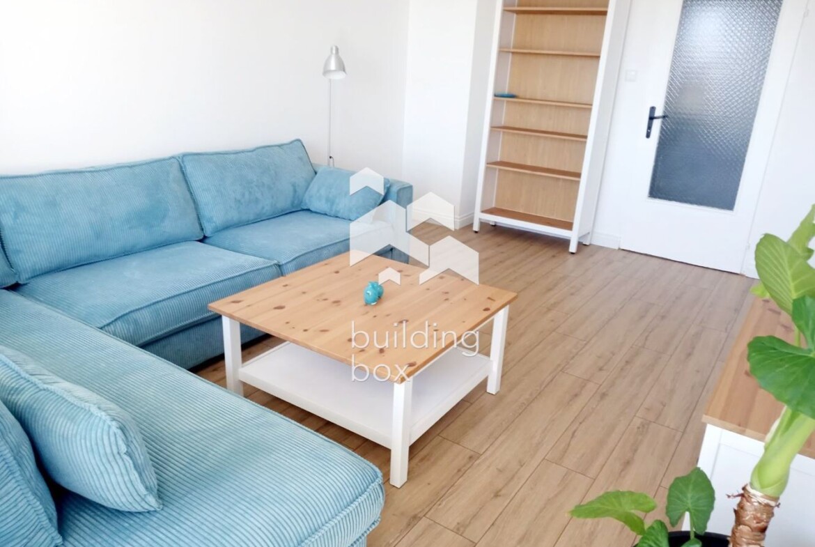 Просторен и светъл тристаен апартамент в кв. Модерно предградие - 0