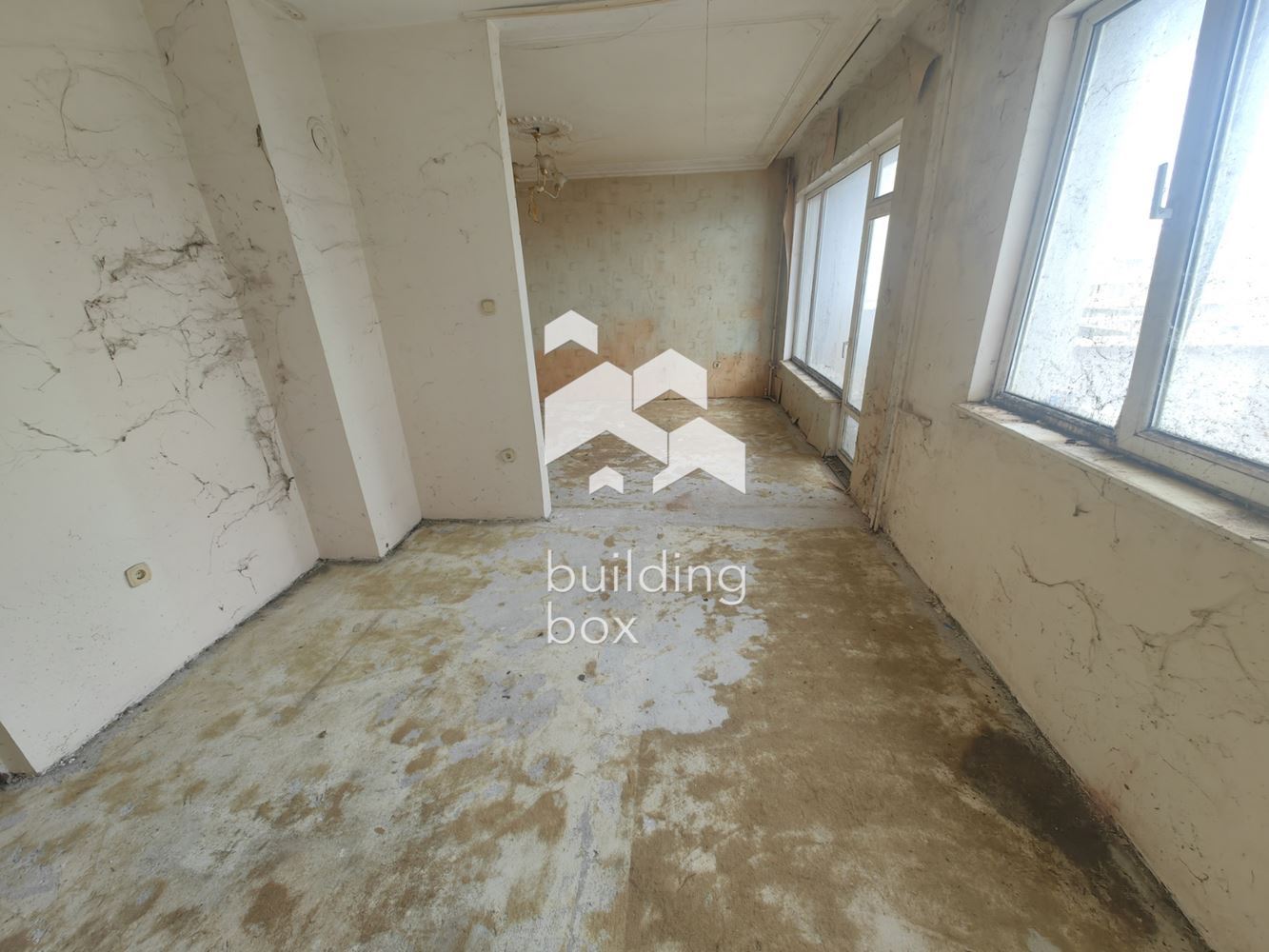 Тристаен саниран апартамент до Ефир 100 - 0