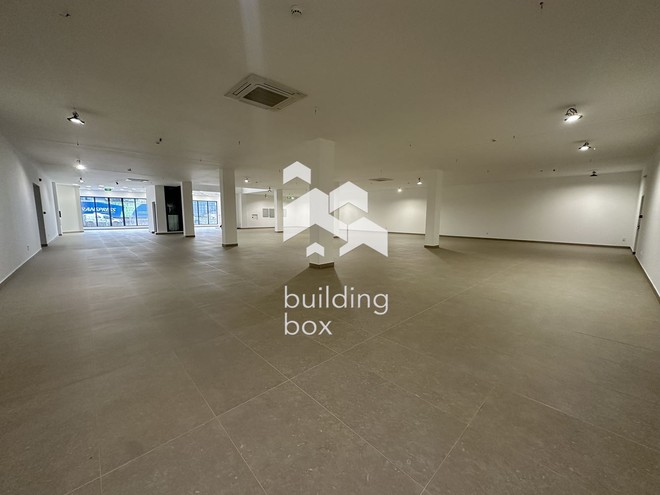 Сграда с потенциал на първа линия на бул. Европа - 0