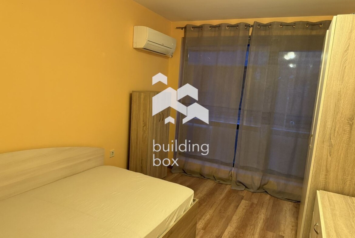 Маломерен Тристаен апартамент в Кръстова Вада - 0