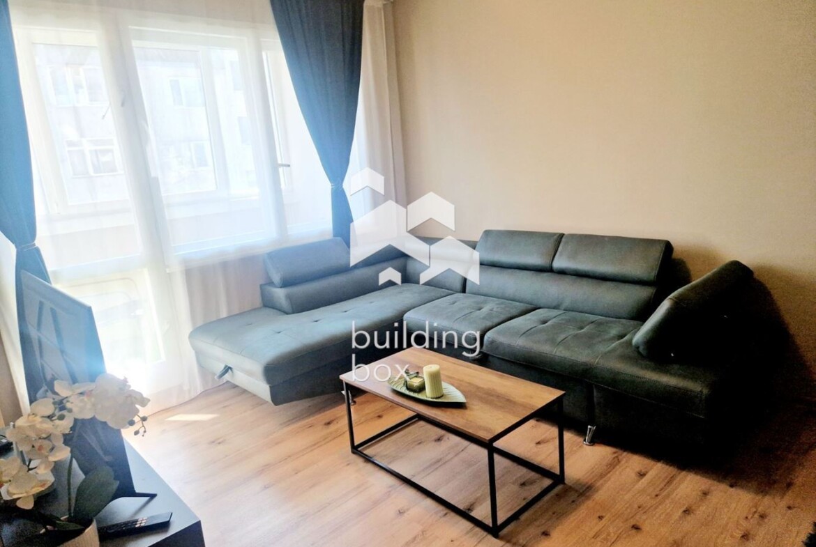 Просторен и светъл тристаен апартамент в кв. Банишора - 0