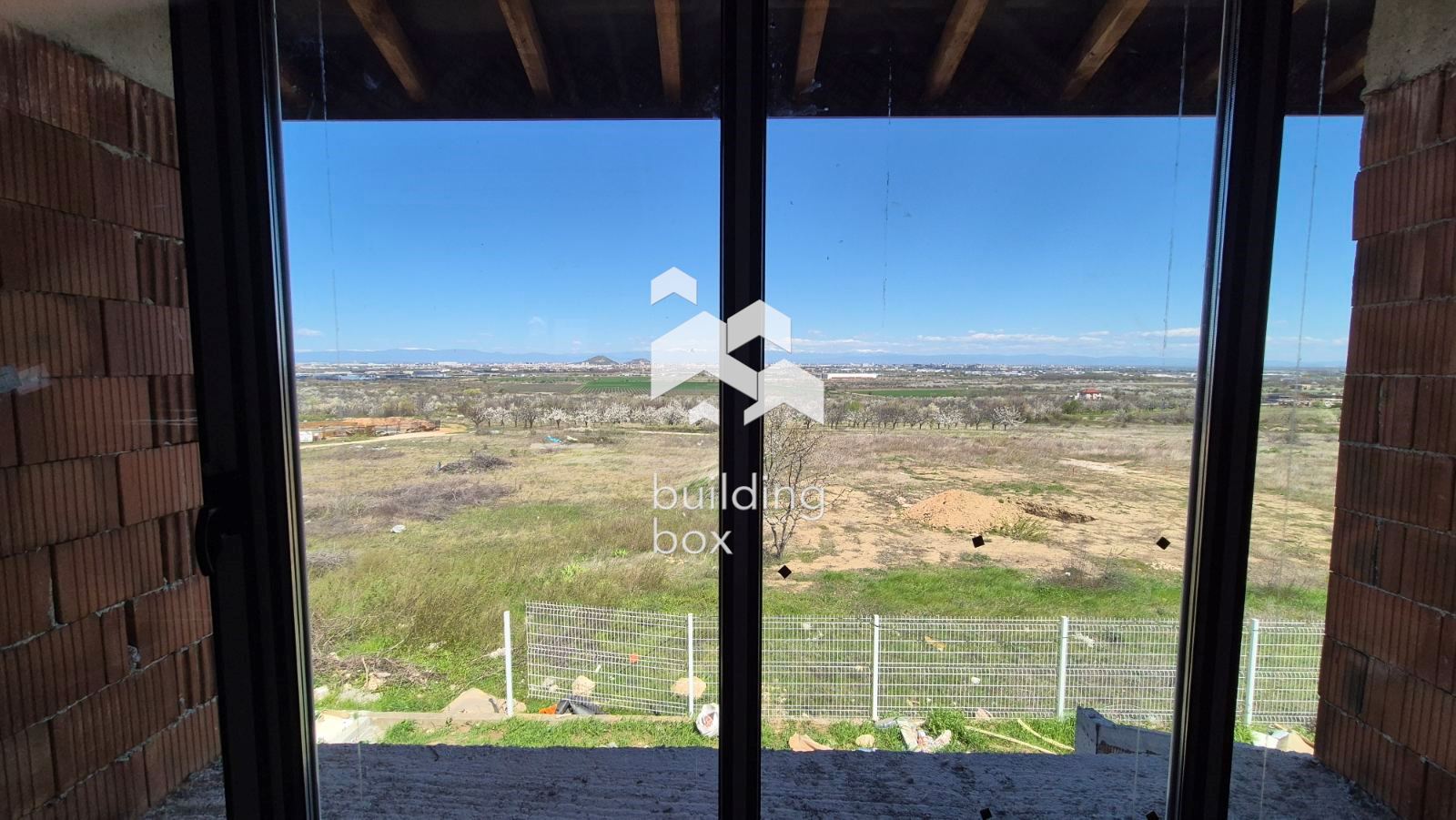 Къща с три спални с Акт 14 - 0