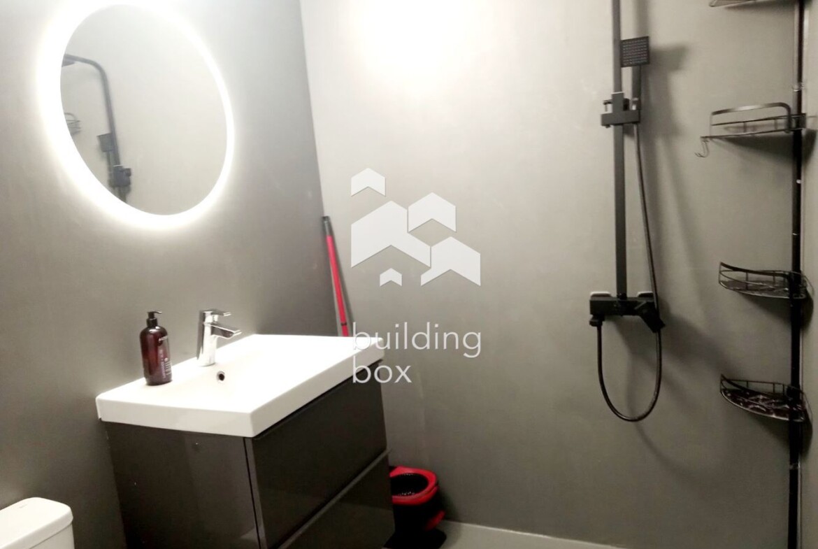 Просторен и светъл тристаен апартамент в кв. Модерно предградие - 0