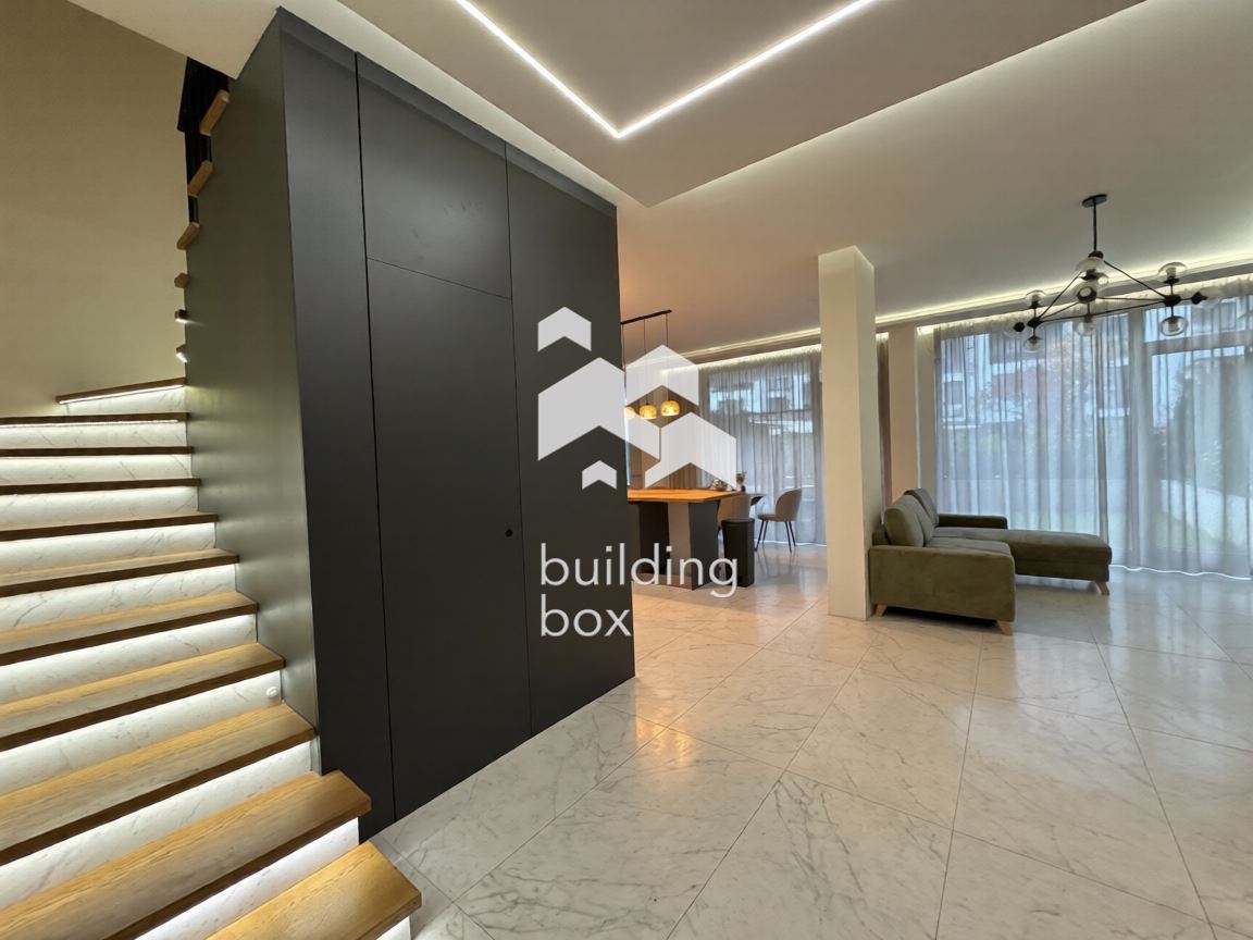 Просторен мезонет в затворен комплекс в Кръстова вада