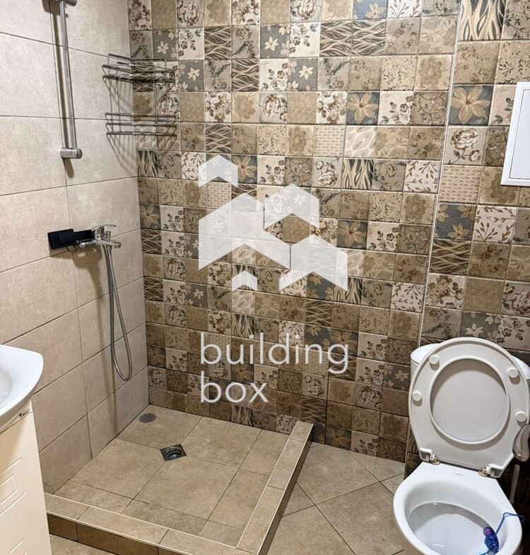 Маломерен Тристаен апартамент в Кръстова Вада - 0