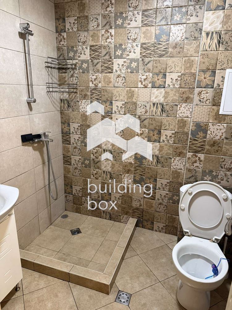 Маломерен Тристаен апартамент в Кръстова Вада - 0