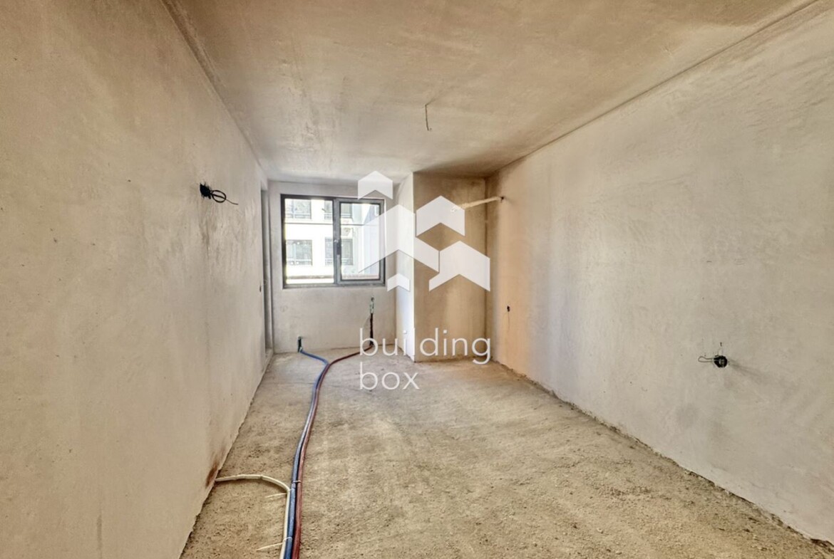 Просторен тристаен апартамент до метростанция „Надежда“ - 0