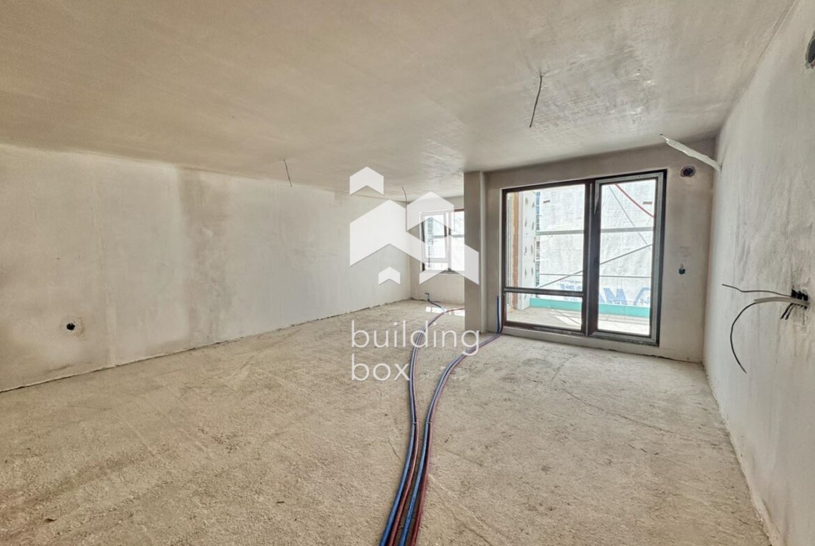 Просторен тристаен апартамент до метростанция „Надежда“ - 0