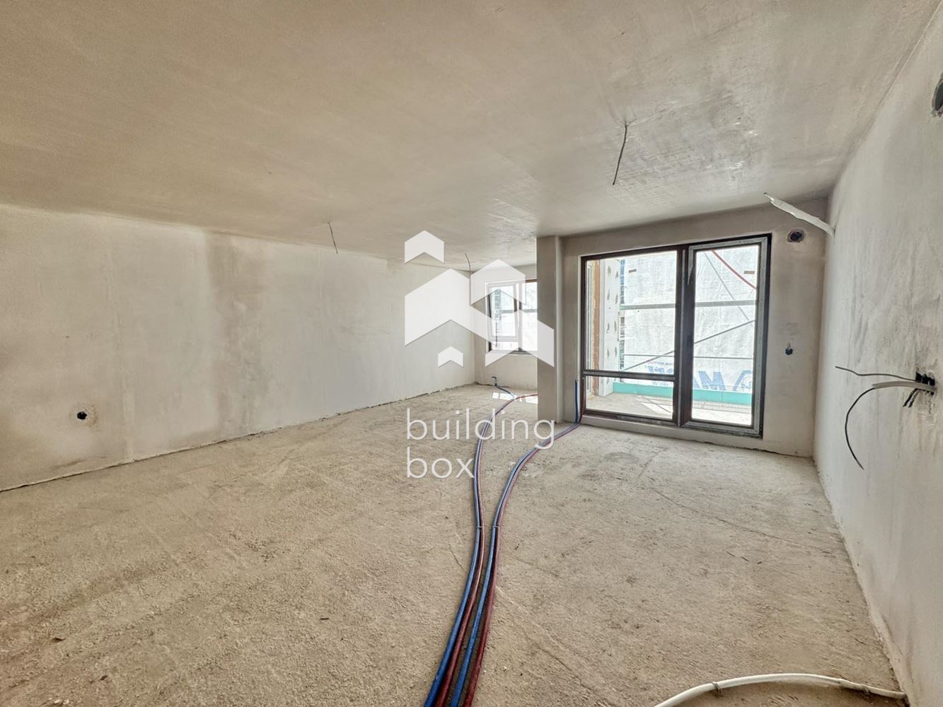 Просторен тристаен апартамент до метростанция „Надежда“