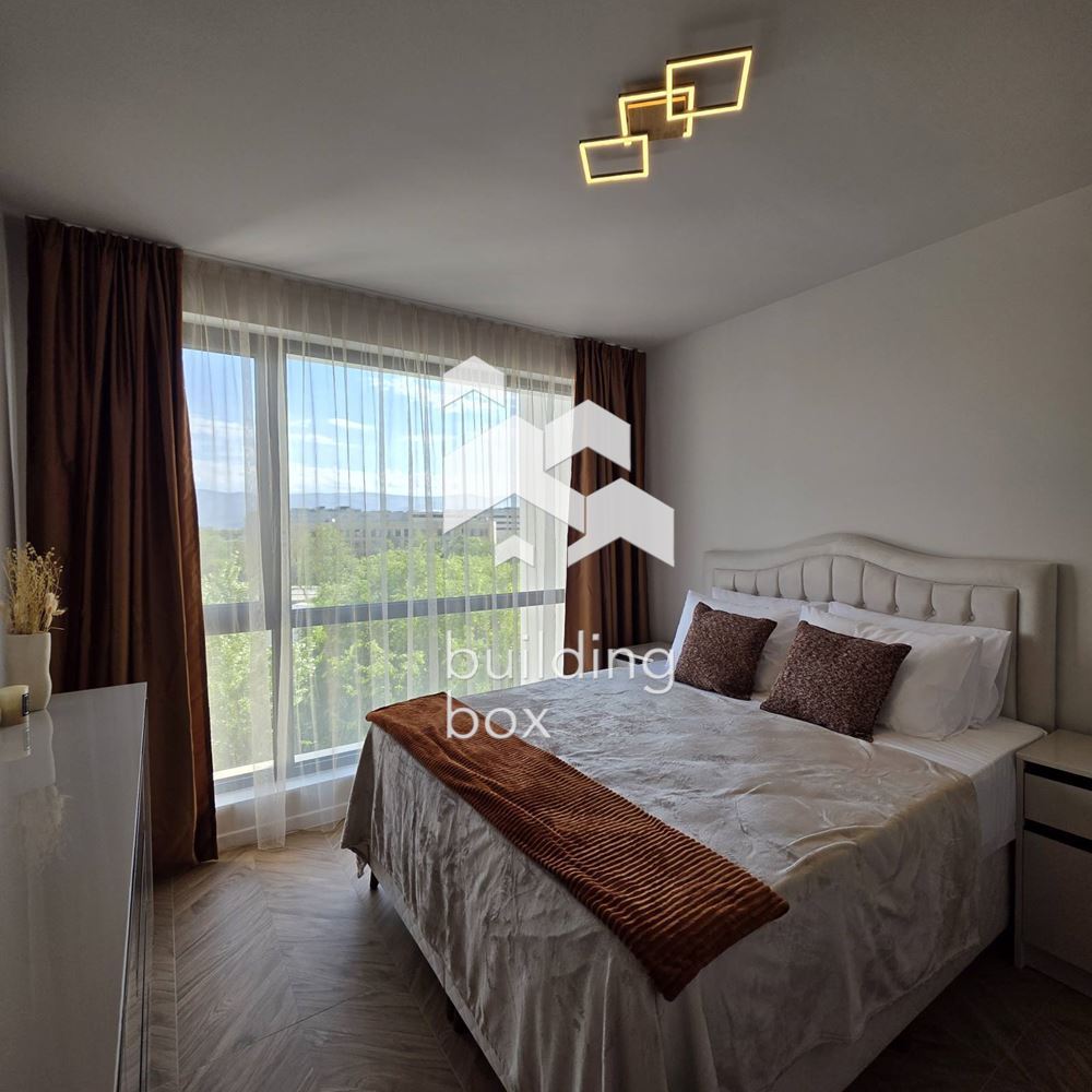 Тристаен апартамент в кв.Тракия. - 0