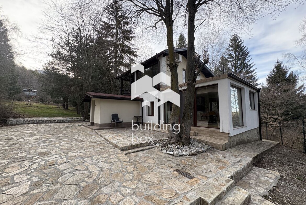 Уютна къща в с. Бистрица - 0