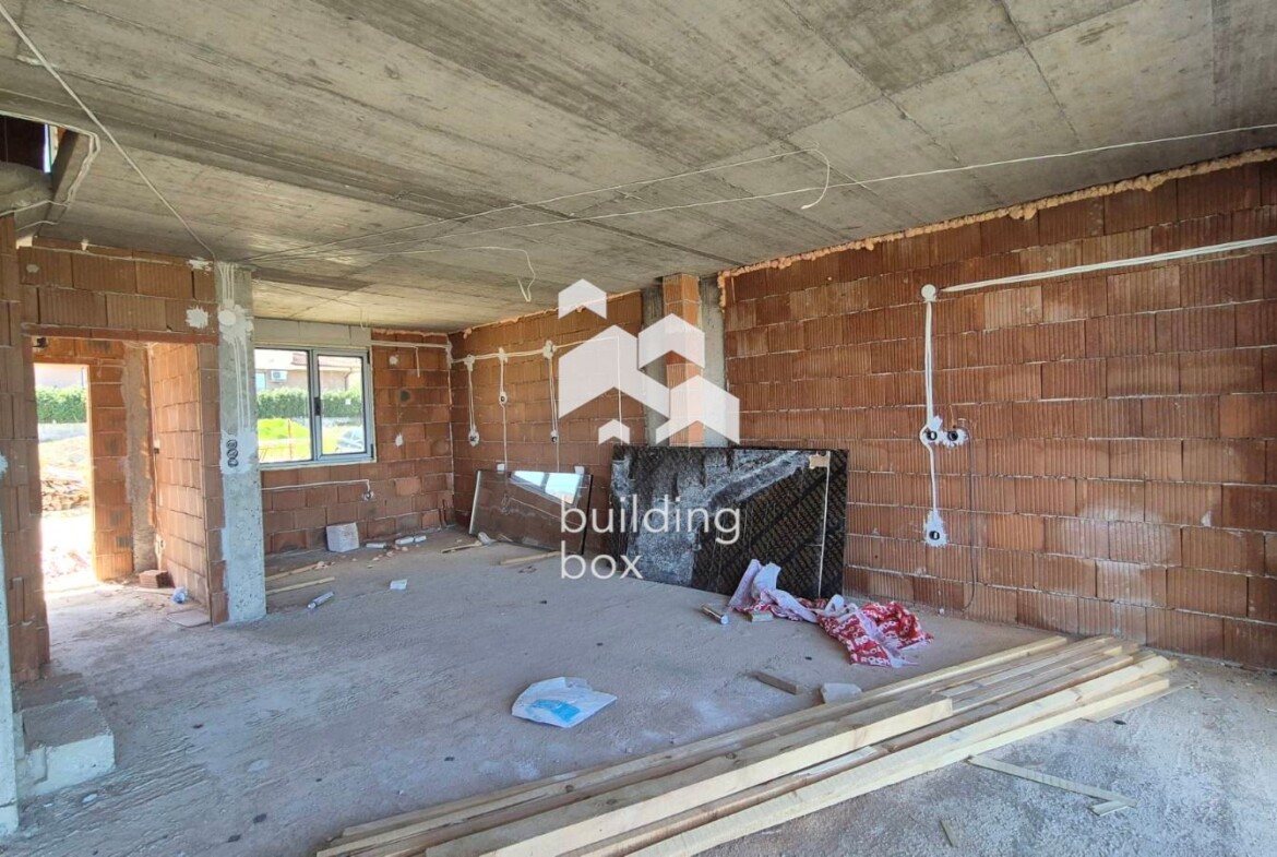 Къща с три спални с Акт 14 - 0