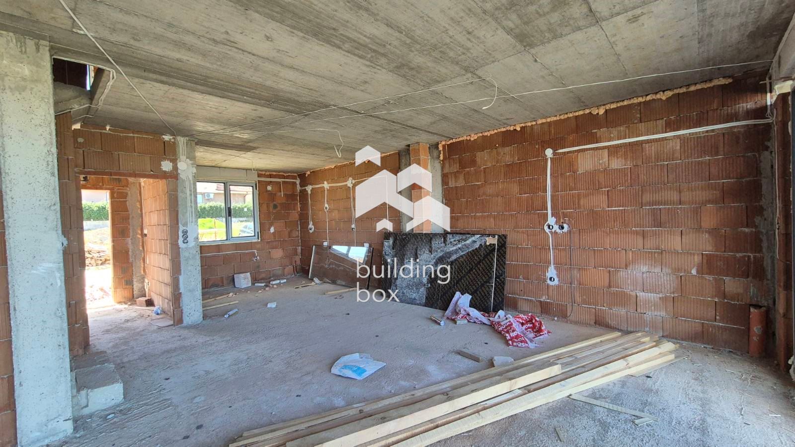 Къща с три спални с Акт 14 - 0