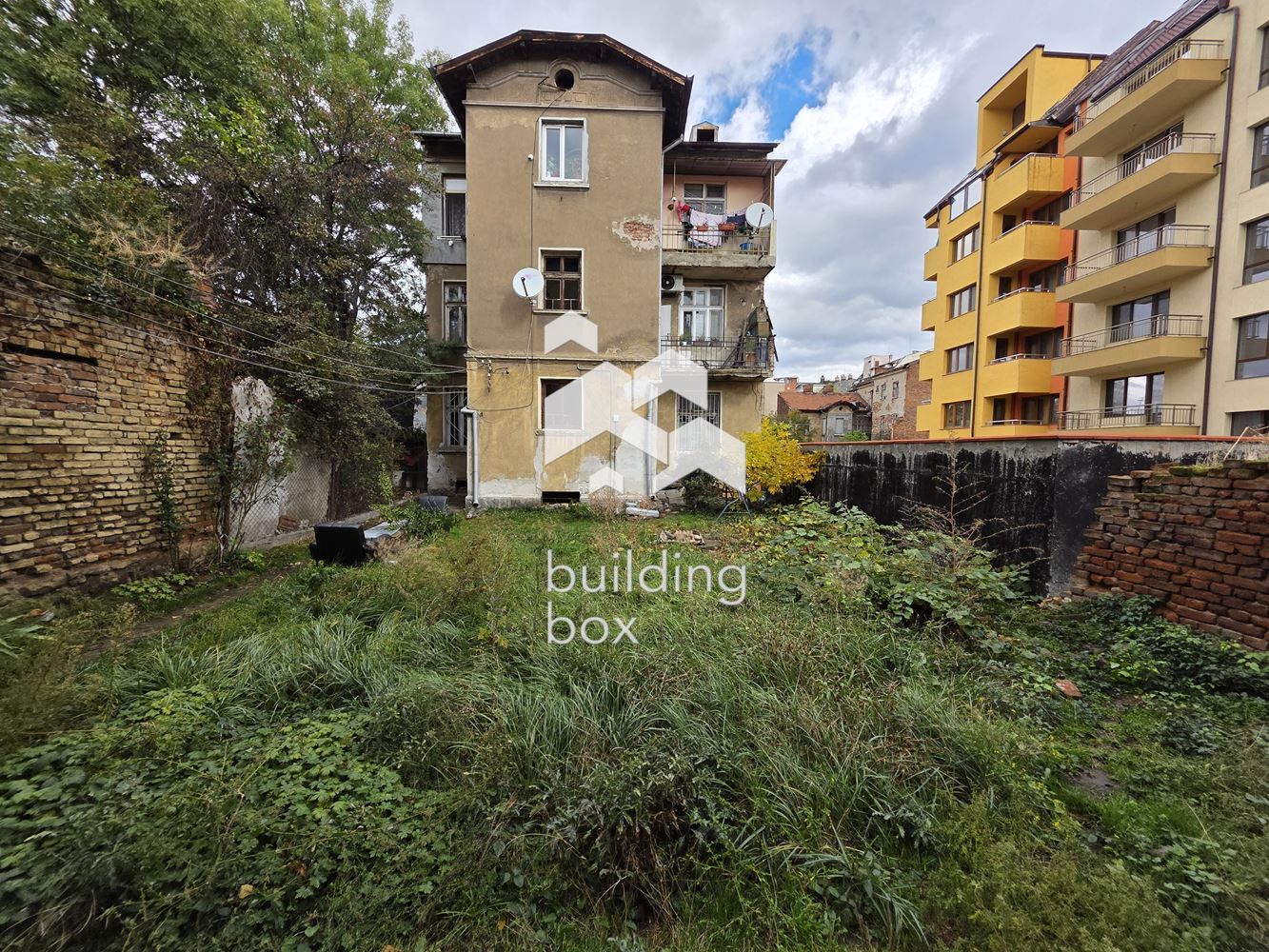 Двустаен апартамент в центъра – ъгъла на ул. “Опълченска” и ул. “Цар Симеон”