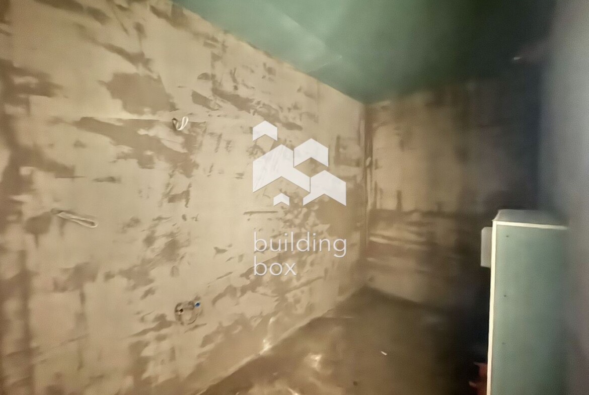 Просторен тристаен апартамент до метростанция „Надежда“ - 0