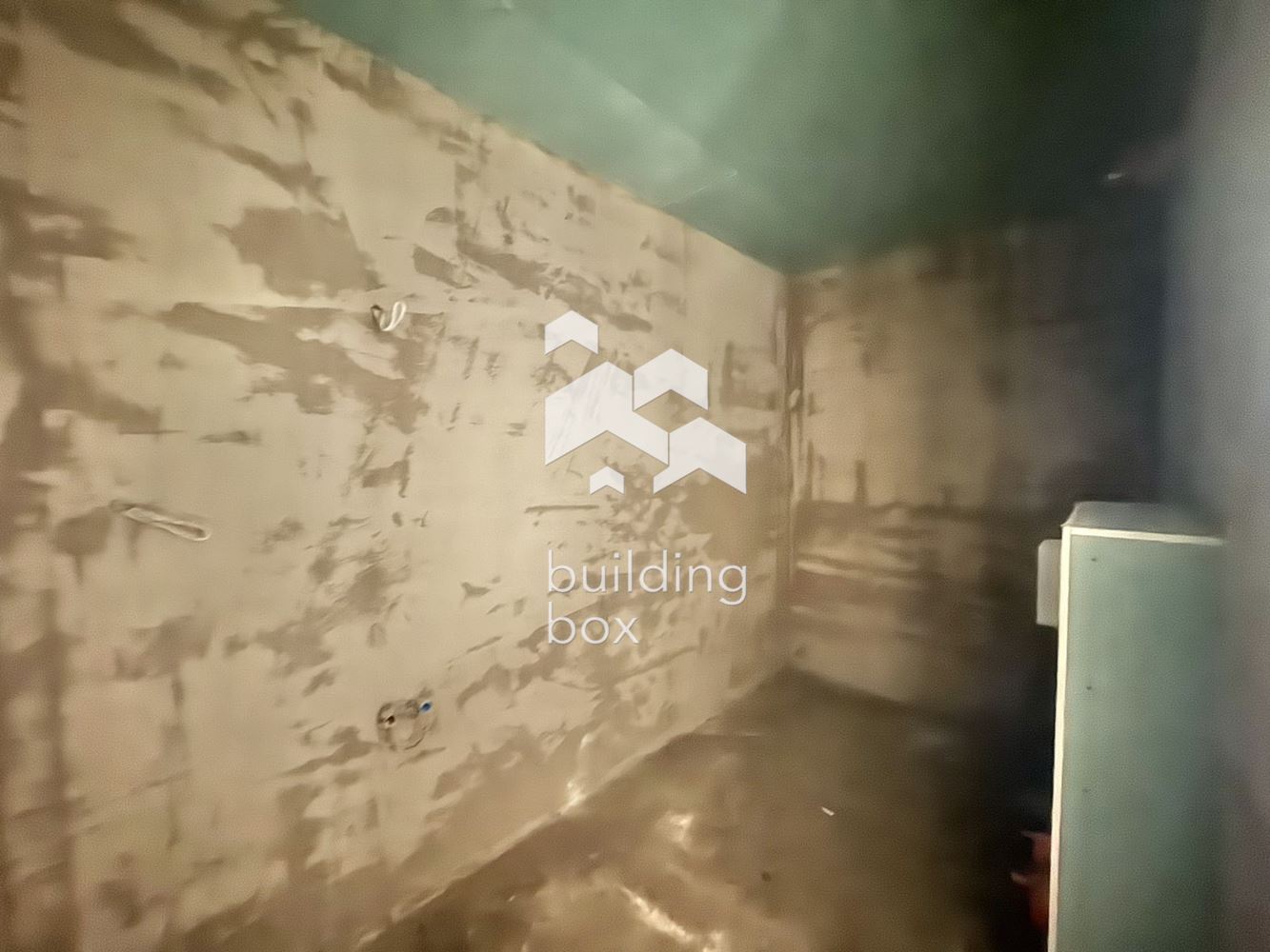 Просторен тристаен апартамент до метростанция „Надежда“ - 0