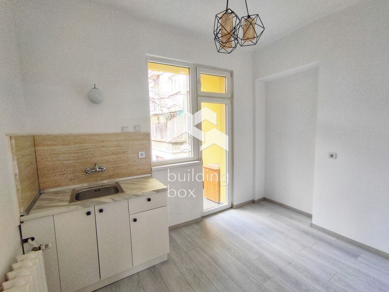 Светъл освежен двустаен апартамент/ офис на бул. Христо Ботев - 0