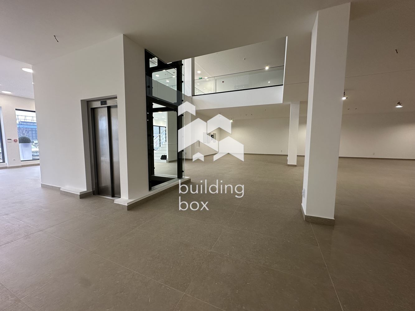 Сграда с потенциал на първа линия на бул. Европа - 0