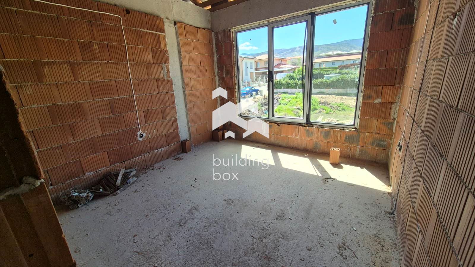 Къща с три спални с Акт 14 - 0