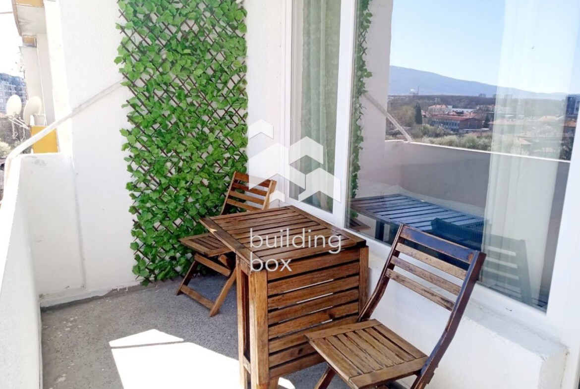 Просторен и светъл тристаен апартамент в кв. Модерно предградие - 0