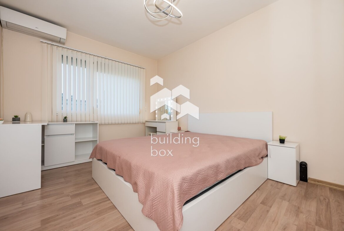 Тристаен ОБЗАВЕДЕН апартамент след РЕМОНТ - само за 124 999€ - 0
