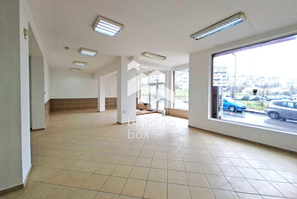 Голям функционален офис в кв.Владислав Варненчик - 0