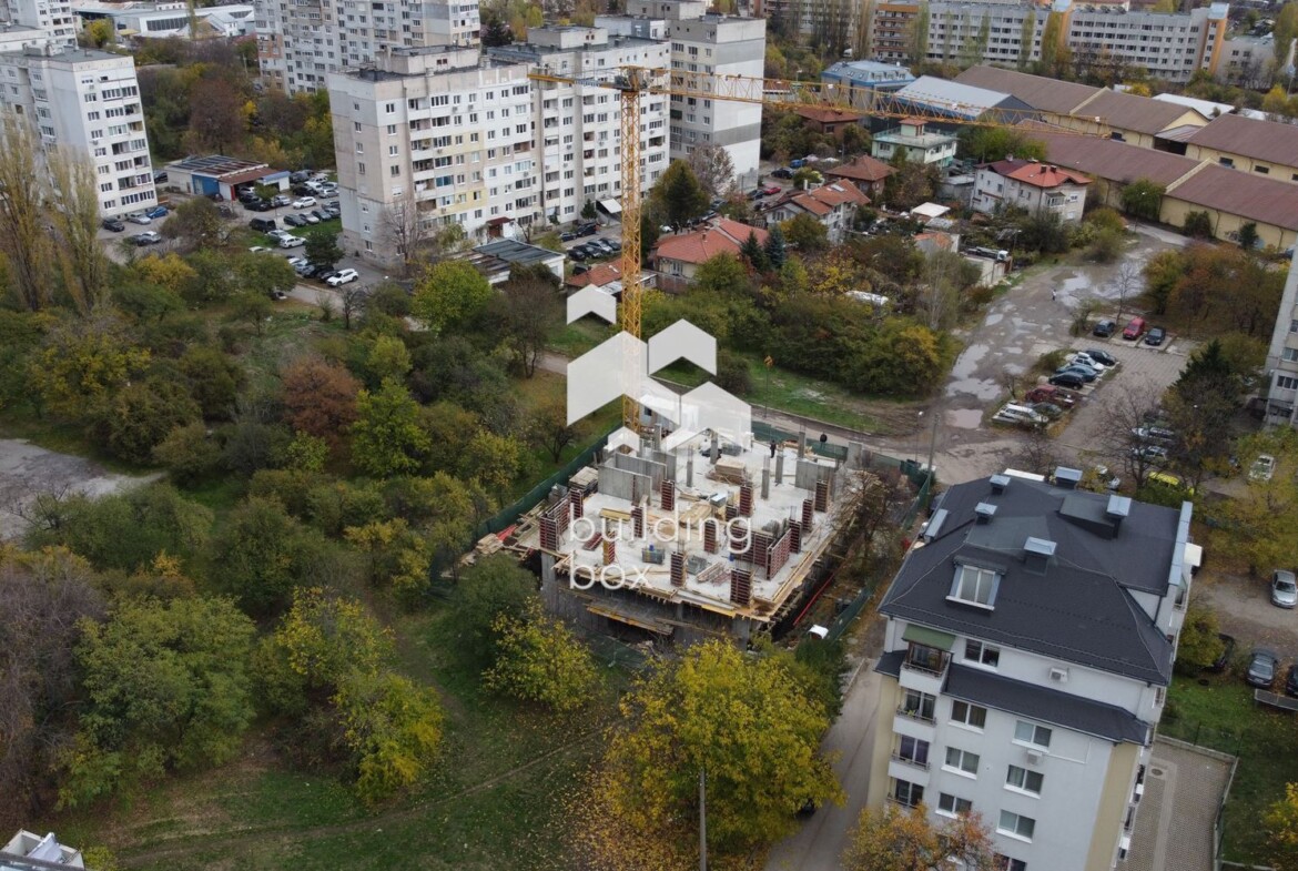 Голям тристаен апартамент - район Слатина - 0