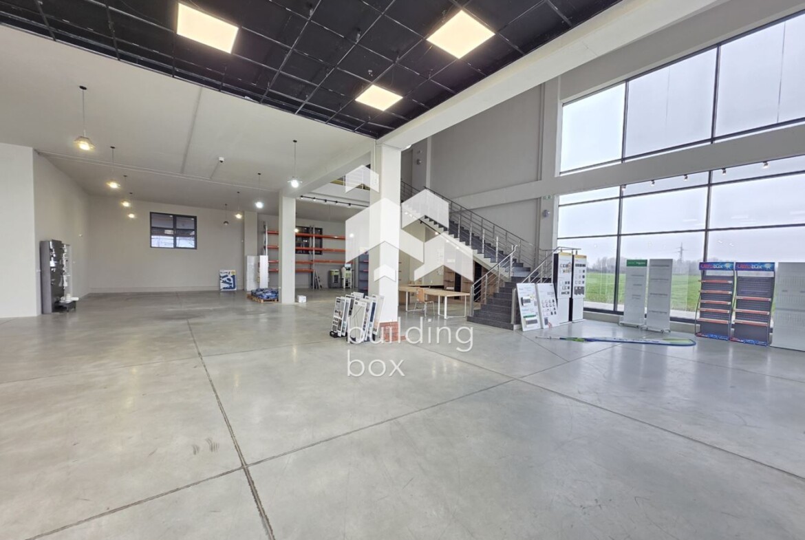 ПОД НАЕМ - МАГАЗИН ИЛИ ШОУРУМ НА ПАЗАРДЖИШКО ШОСЕ ГРАД ПЛОВДИВ - 0