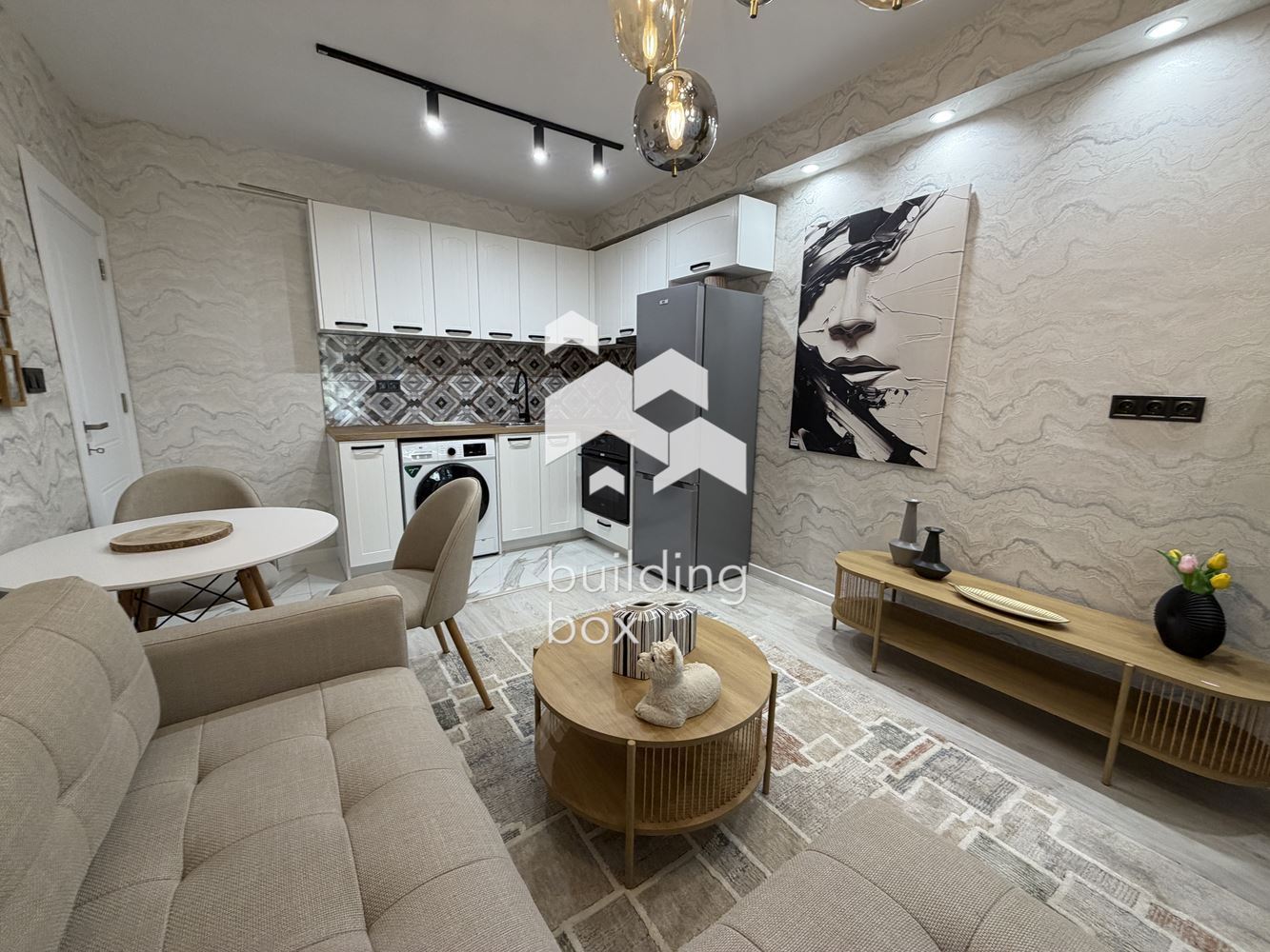 Тристаен апартамент-0 Тристаен апартамент - 0