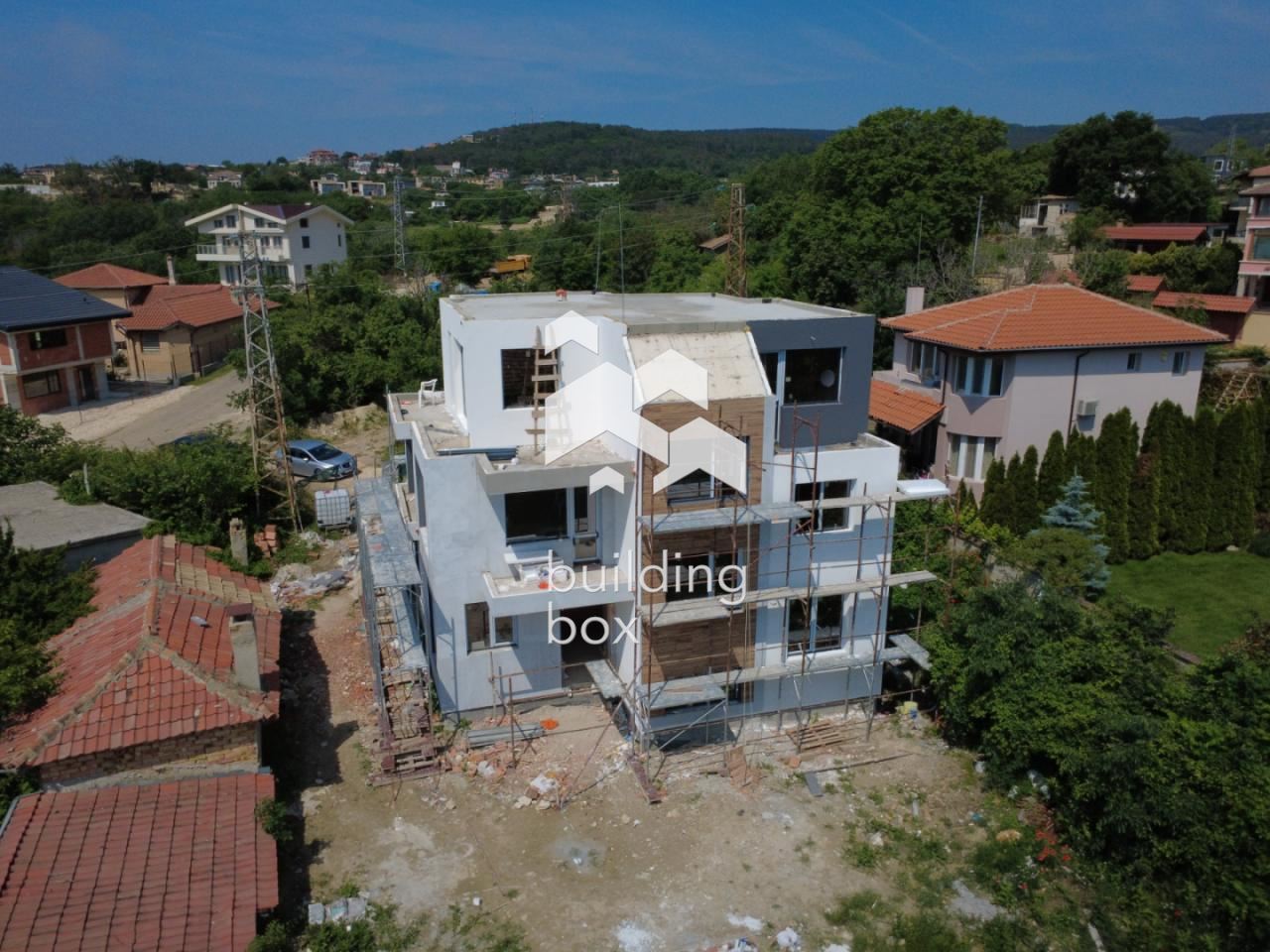 КЪЩА с морска панорама в м-т Траката