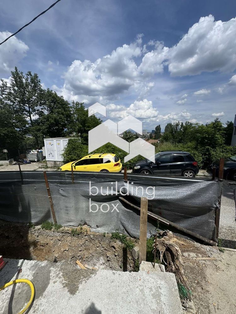 Продава тристаен апартамент в кв. Бояна-0 Продава тристаен апартамент в кв. Бояна - 0