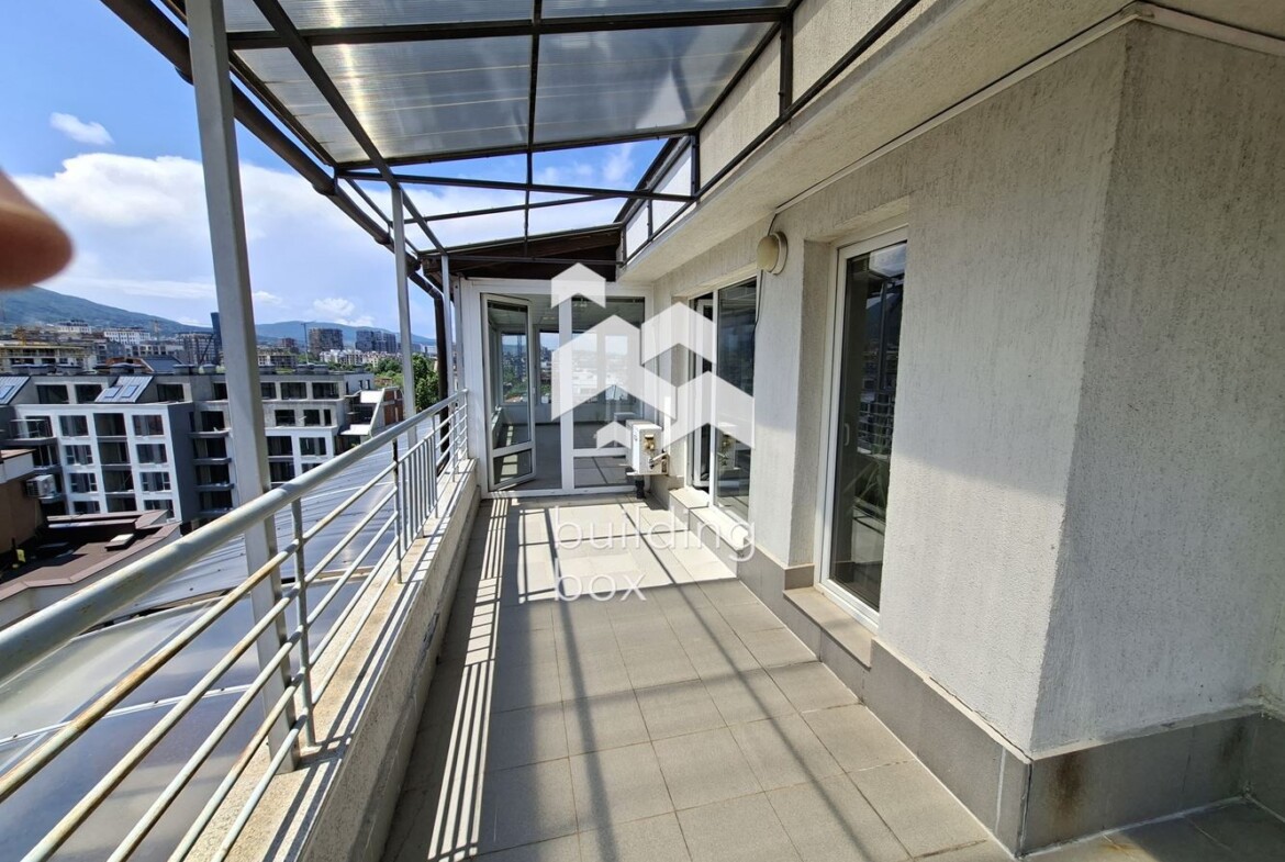 Продава тристаен апартамент - 0