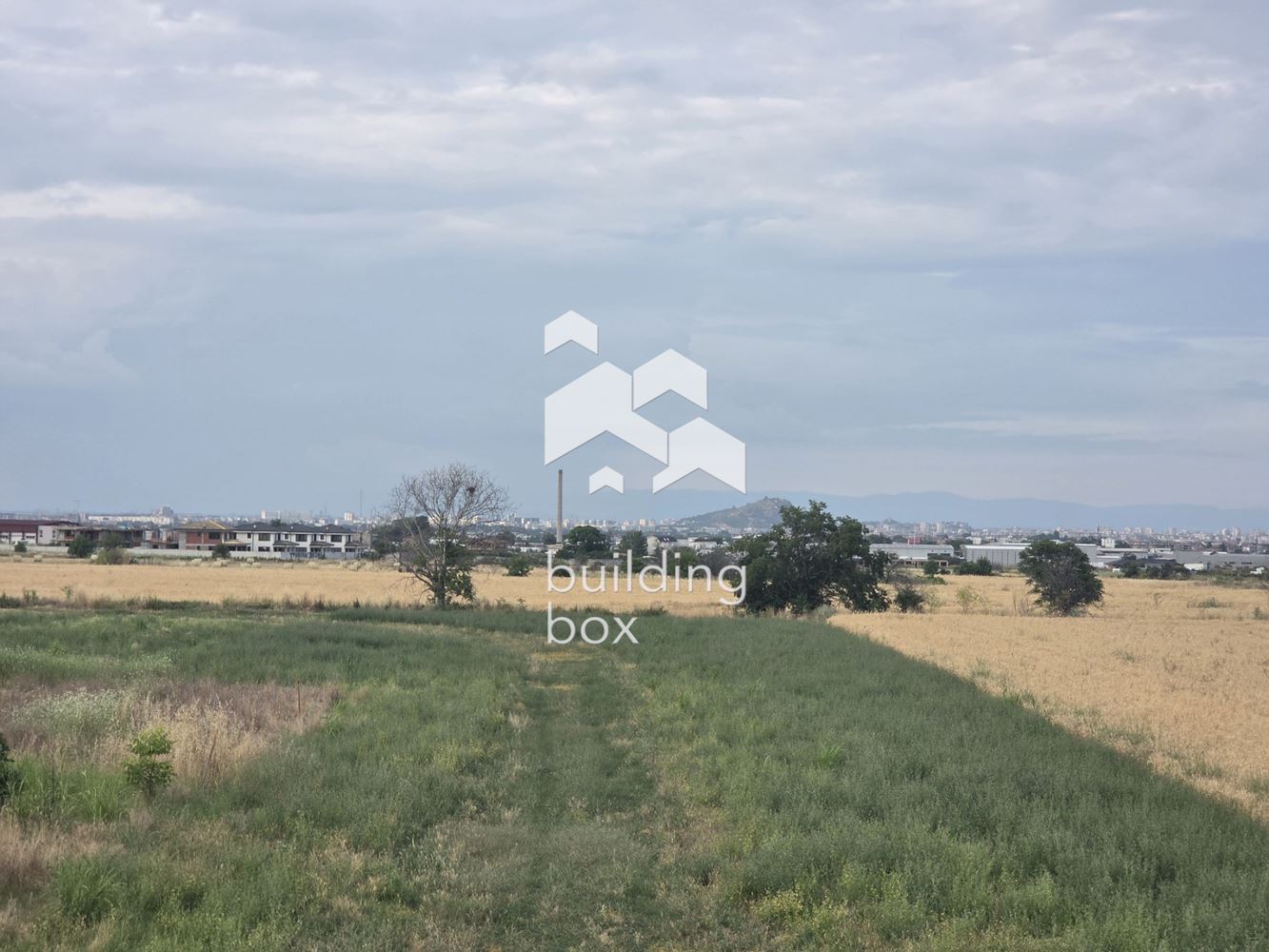 Парцели в с.Първенец между новостроящи се къщи - 0