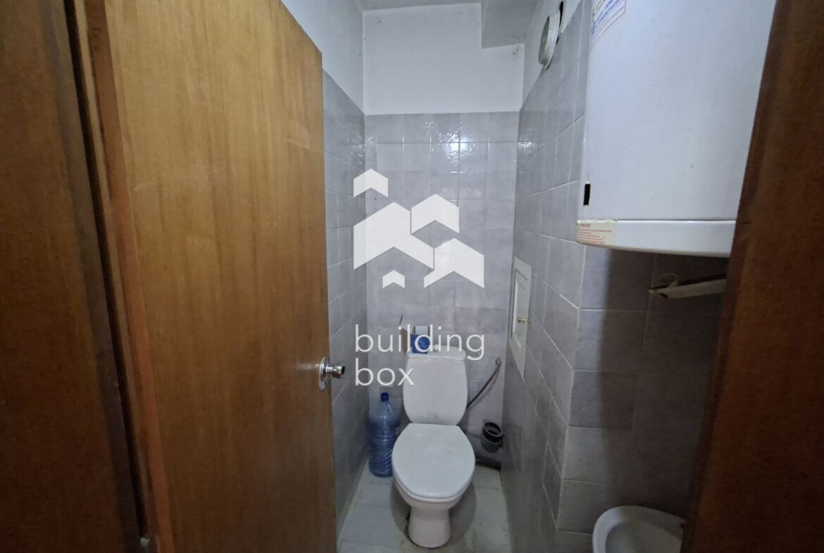 Продава четиристаен апартамент - 0