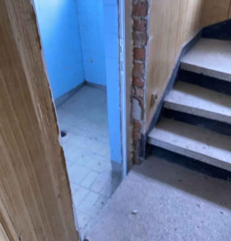 Къща с двор в с. Брусен - 0