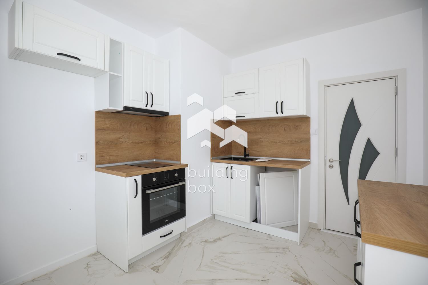 Апартамент с 200€/м2 под средната цена в района! Панорамна гледка! - 0