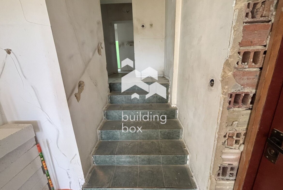 Четиристаен апартамент кв. Бриз - 0