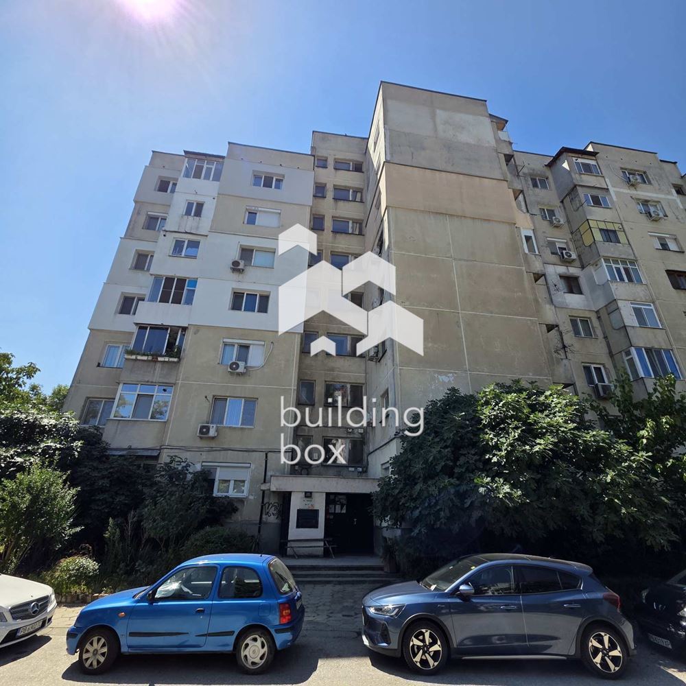 Тристаен апартамент с отделна кухня в кв. „Кючук Париж“ - 0