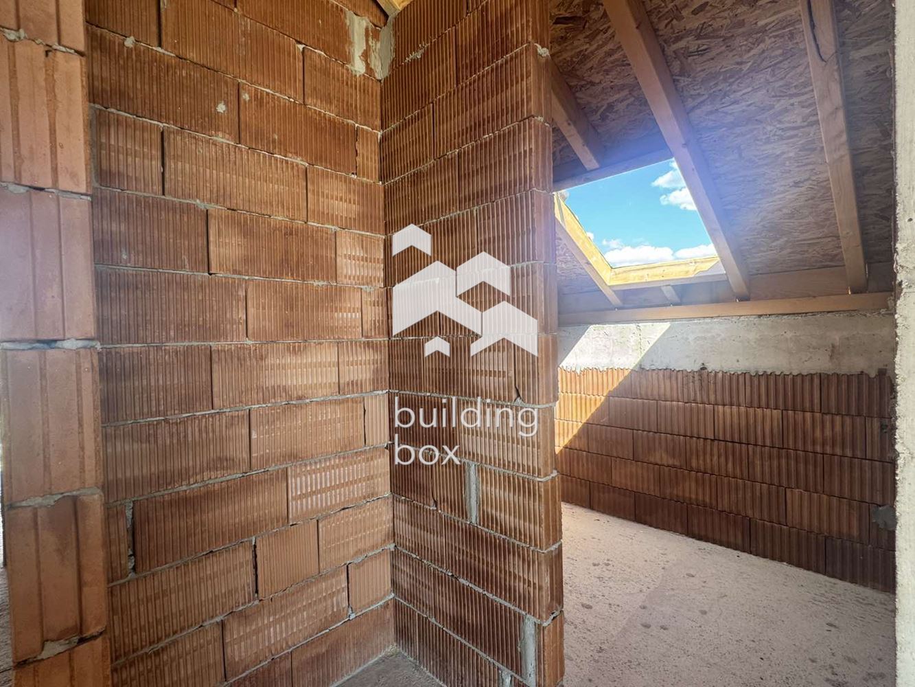Двуетажна къща в затворен комплекс Harmony Living, на 15мин. от гр. Варна - 0