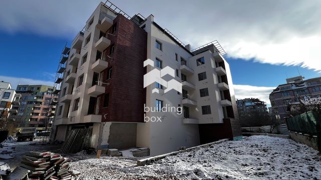 Продава Четиристаен апартамент