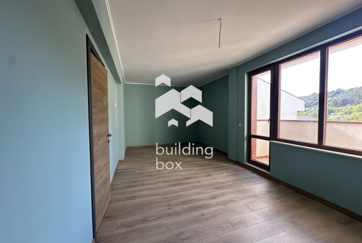 Четиристаен апартамент завръшен до ключ - 0