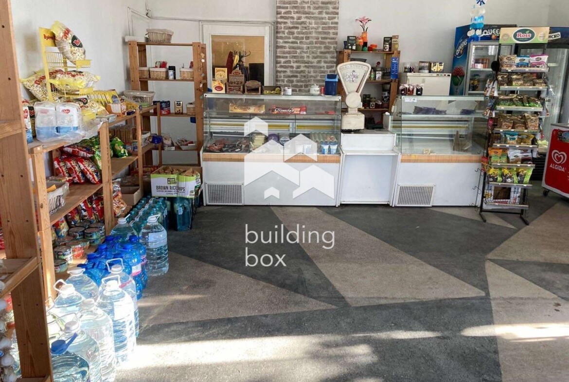 Сграда за продажба с Магазин и Заведение в с. Пауново - 0