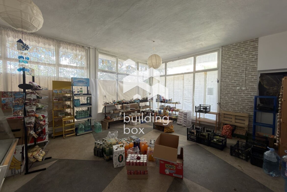 Сграда за продажба с Магазин и Заведение в с. Пауново - 0