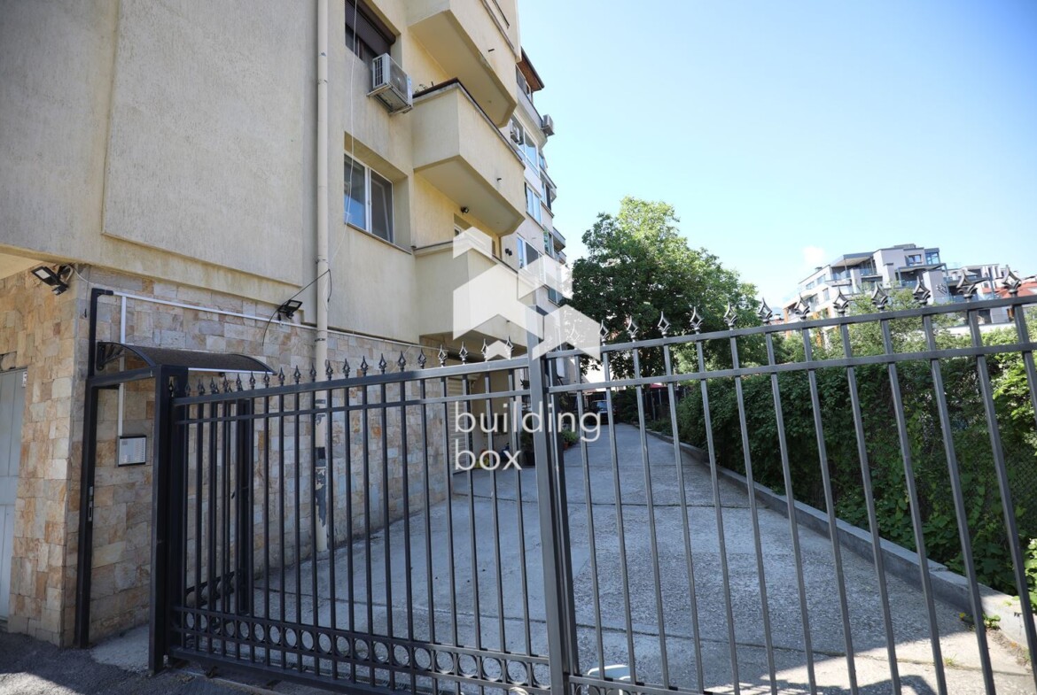 Продава тристаен апартамент в кв. Манастирски ливади - запад - 0