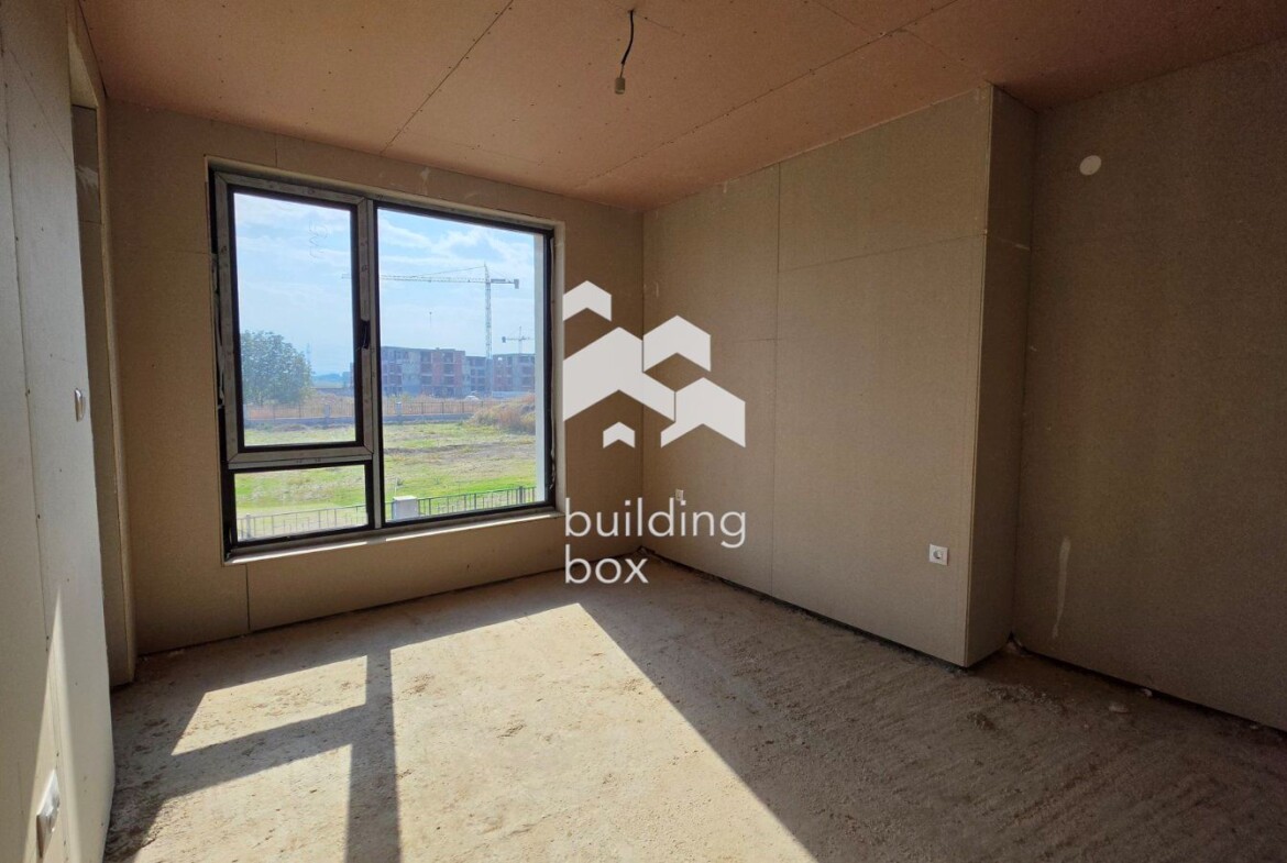 Градска къща с 3 спални, двор и 2 паркоместа пред АКТ 16 - 0