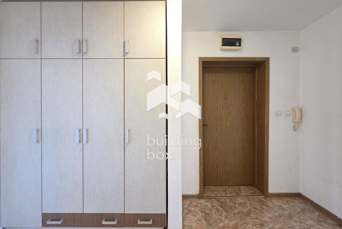 Тристаен апартамент в кв.Център - 0