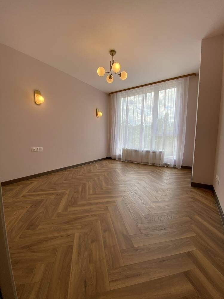 Тристаен апартамент до НБУ - 0