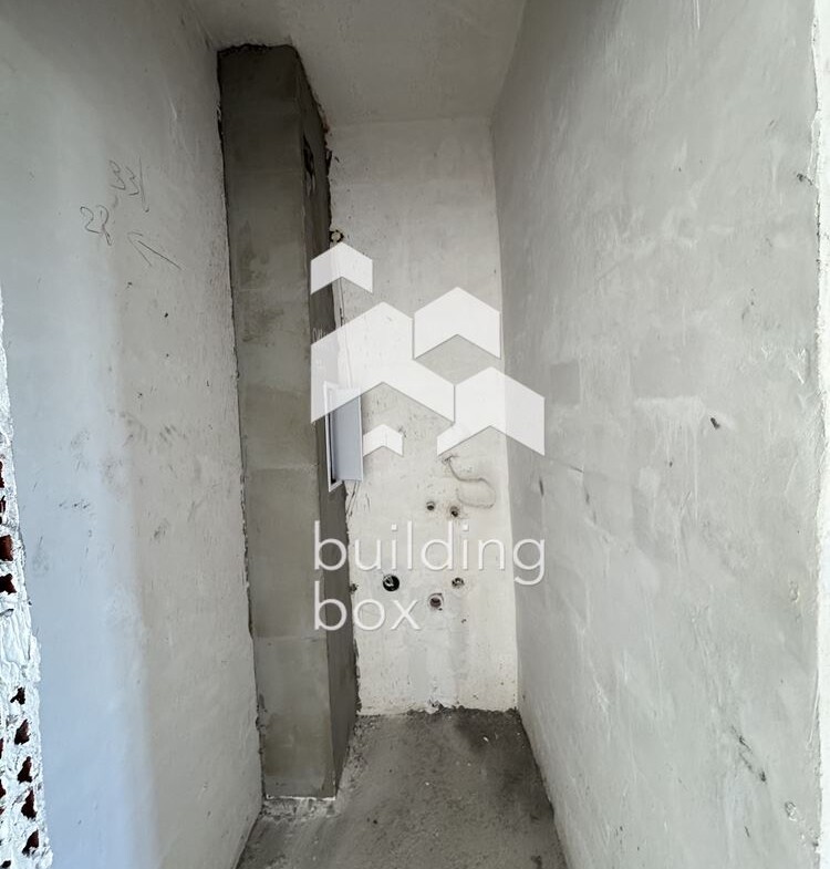 Четиристаен апартамент с паркомясто в цената - 0